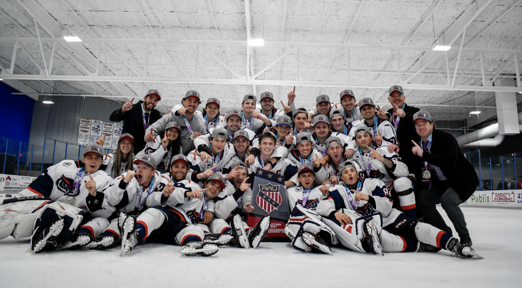 FAU Club Hockey team with the AAU Championship trophy after winning 5-2.